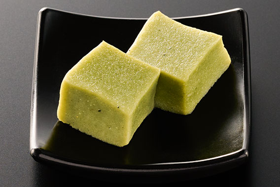 画像：よもぎ麩含め煮