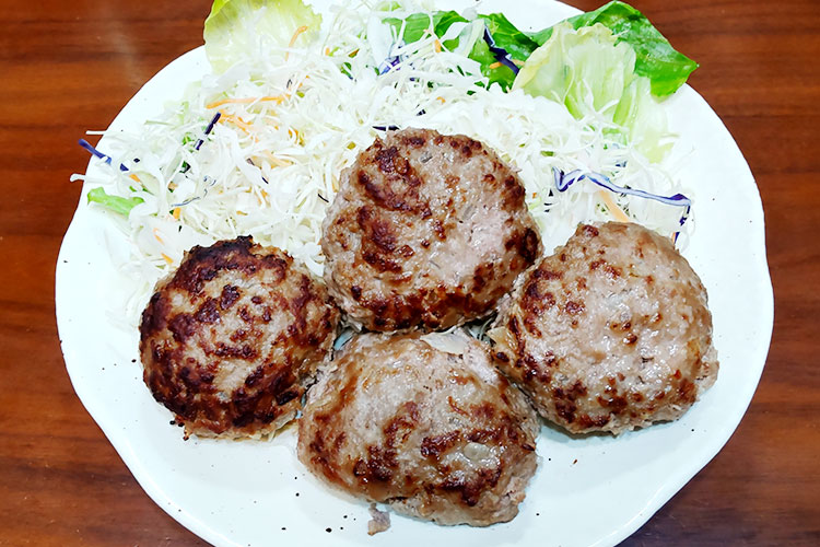 写真：田作りのつみれ・ハンバーグ
